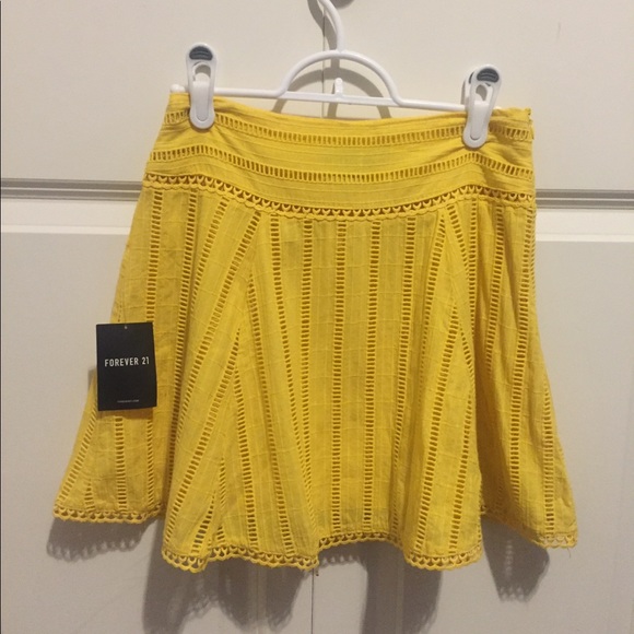 Forever21 yellow skirt - Picture 2 of 2